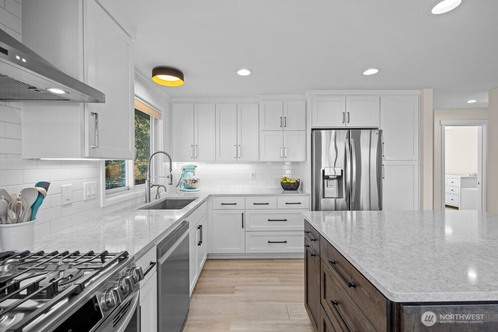 712 Alder Street Edmonds, WA 98020 - Photo 11 of 38