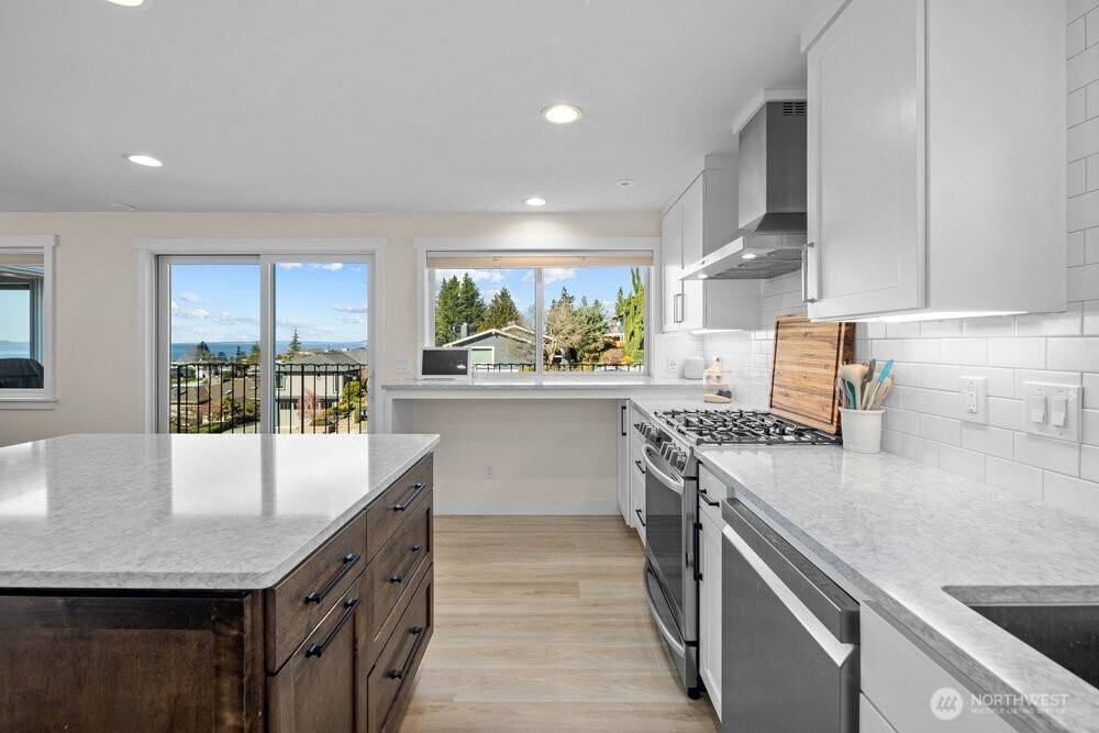 712 Alder Street Edmonds, WA 98020 - Photo 12 of 38