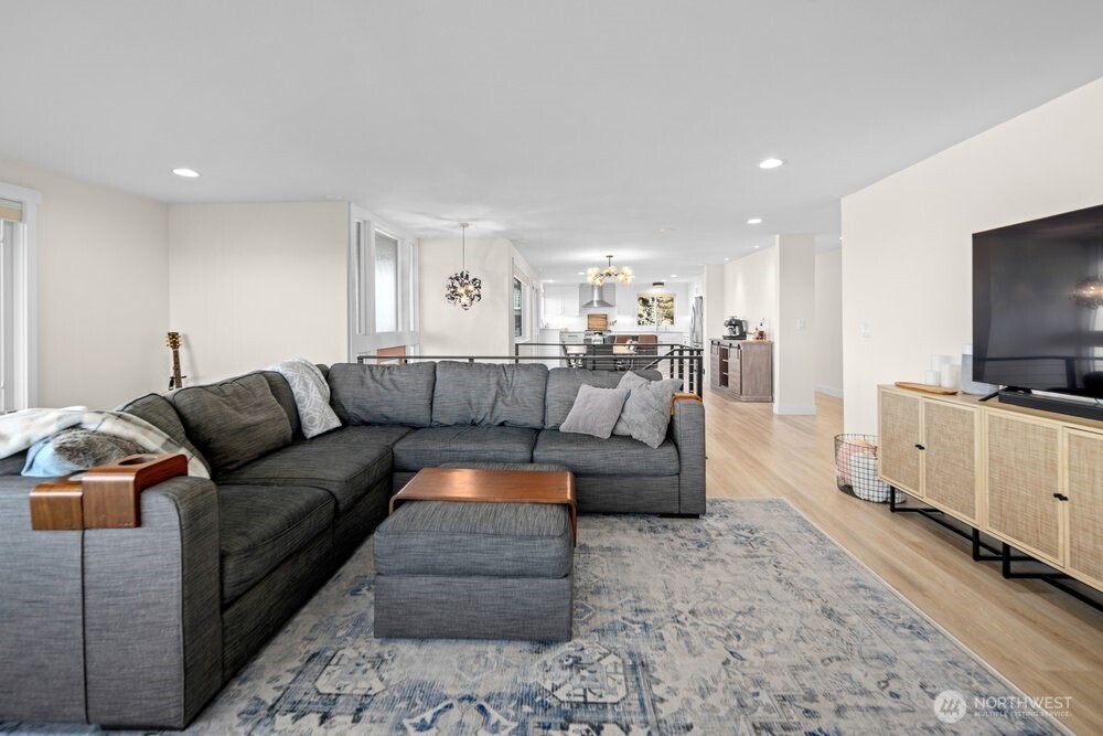 712 Alder Street Edmonds, WA 98020 - Photo 18 of 38