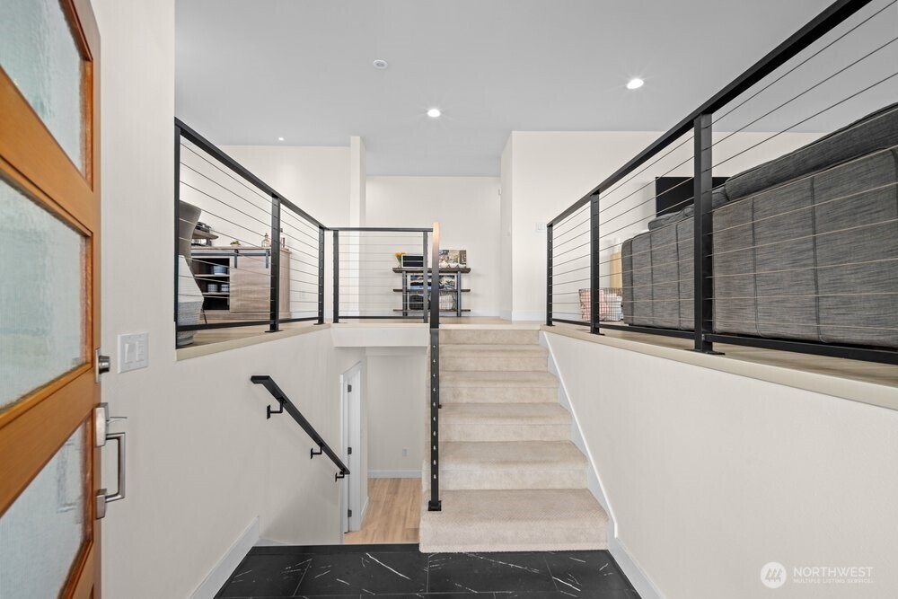 712 Alder Street Edmonds, WA 98020 - Photo 4 of 38