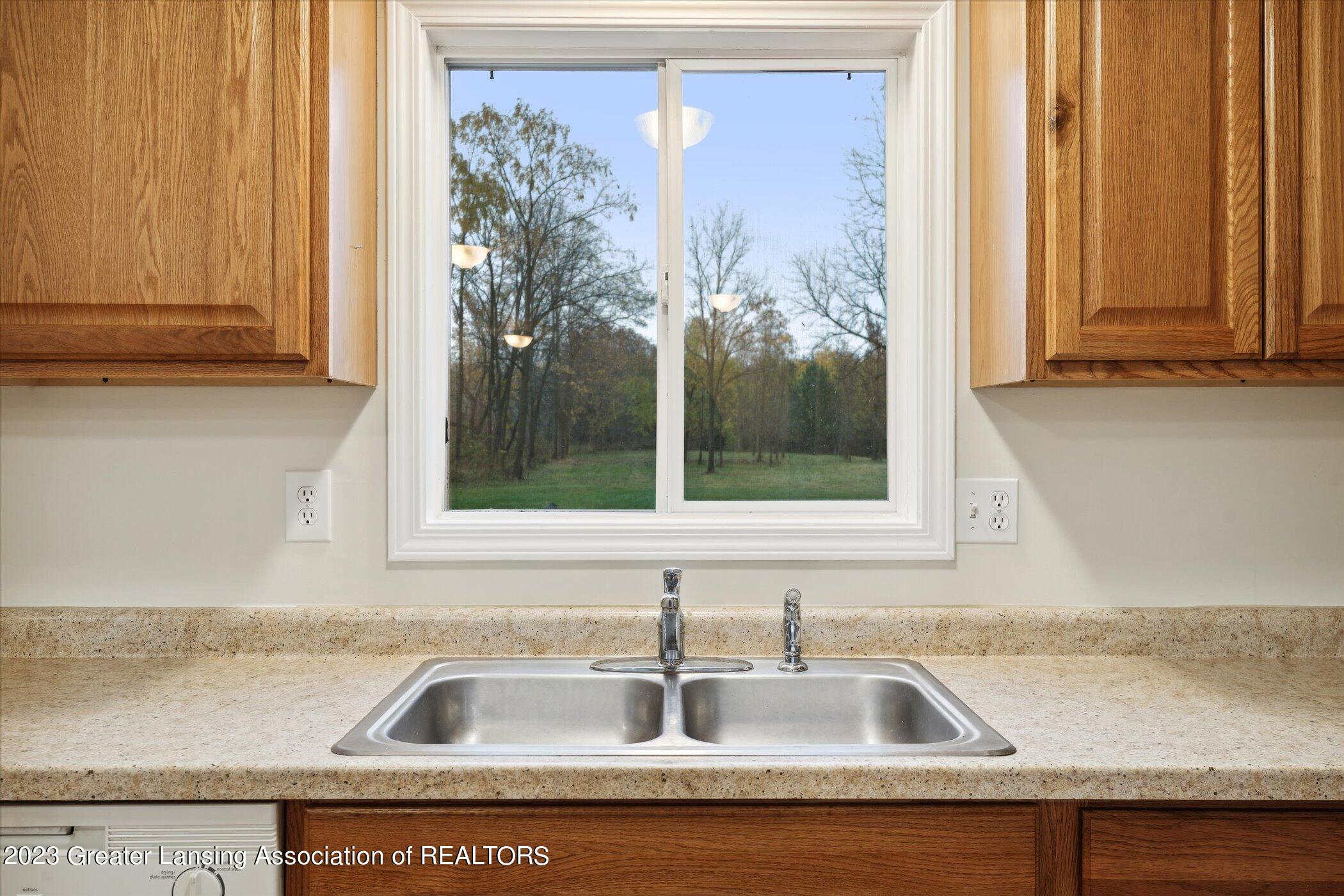 400 North State Road Owosso, MI 48867 - Photo 28 of 61 13-400-N-State-Rd-Owosso-MI-48867-Window
