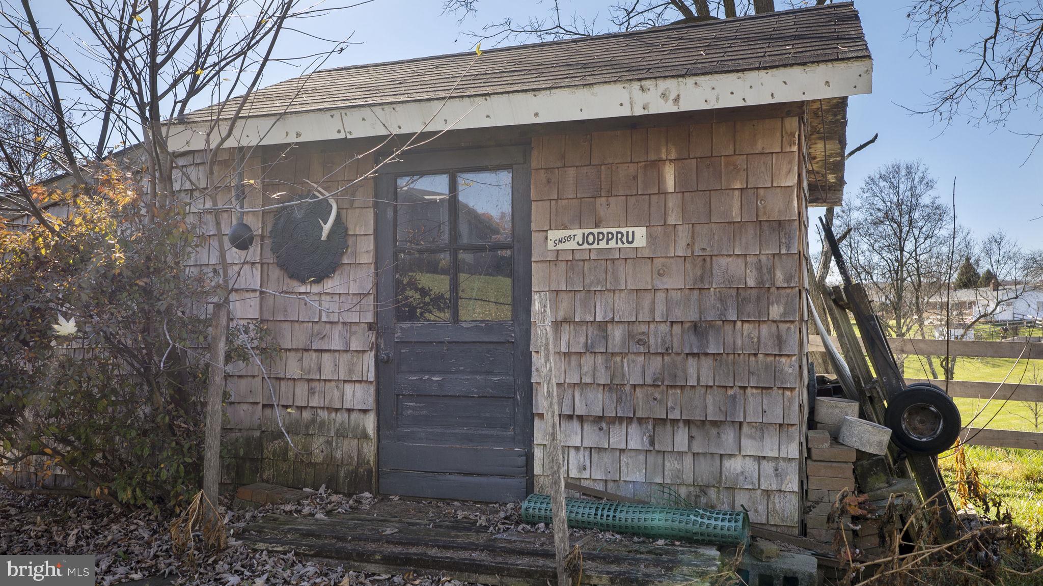 4538 Araby Church Road Frederick, MD 21704 - Photo 36 of 41 garden shed