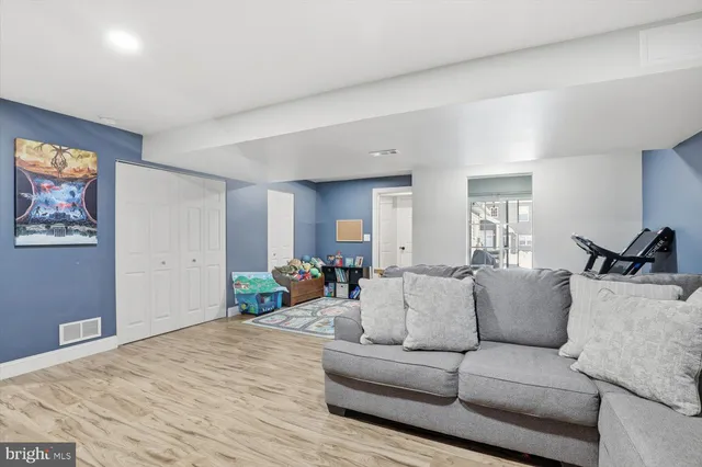 $345,000 | 20 Pacific Boulevard, Ephrata, PA 17522