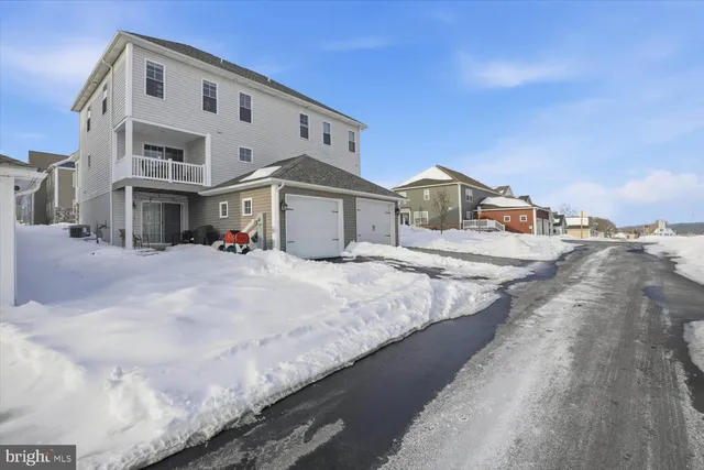 $345,000 | 20 Pacific Boulevard, Ephrata, PA 17522