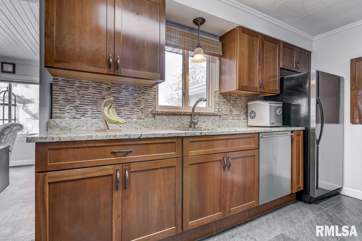 908 Flossmore Drive Springfield, IL 62711 - Photo 8 of 40 Gallery Image 8