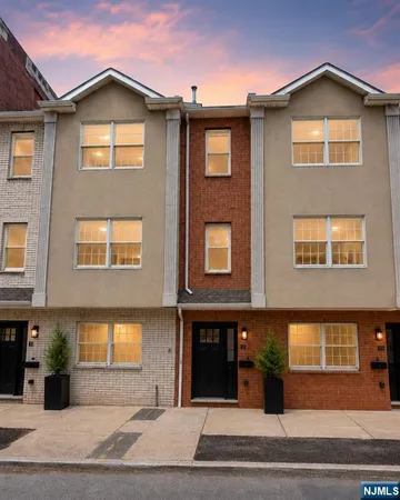 $474,999 | 16 East Kinney Street, Newark, NJ 07102