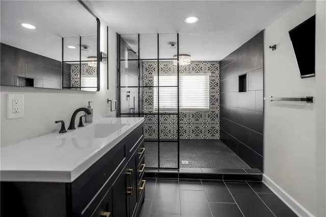 $1,500,000 | 6540 James A Reed Road, Kansas City, MO 64133