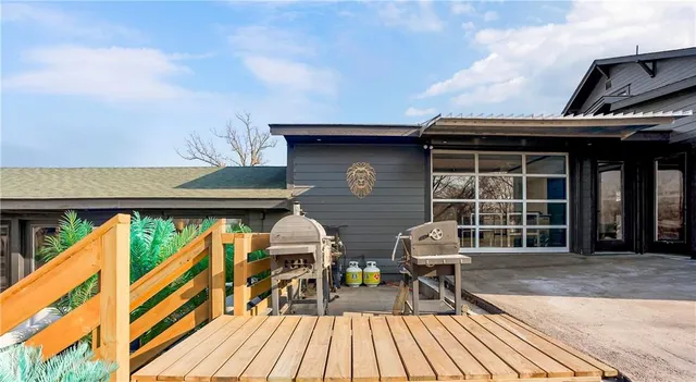 $1,500,000 | 6540 James A Reed Road, Kansas City, MO 64133