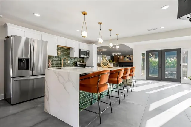 $1,500,000 | 6540 James A Reed Road, Kansas City, MO 64133