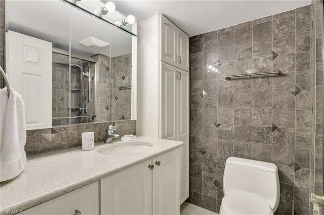 $7,000 | 2880 Gulf Shore Boulevard North, Unit 410, Naples, FL 34103