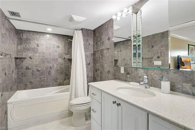 $7,000 | 2880 Gulf Shore Boulevard North, Unit 410, Naples, FL 34103