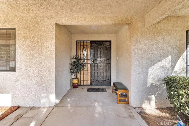 a view of livingroom with furniture and windows
