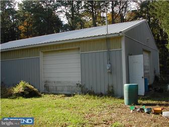 264 Berlin - Cross Keys Road Berlin, NJ 08009 - Photo 3 of 5 Garage