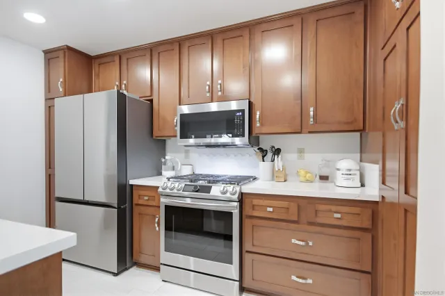 $749,999 | 5822 Mission Center Road, Unit A, San Diego, CA 92108