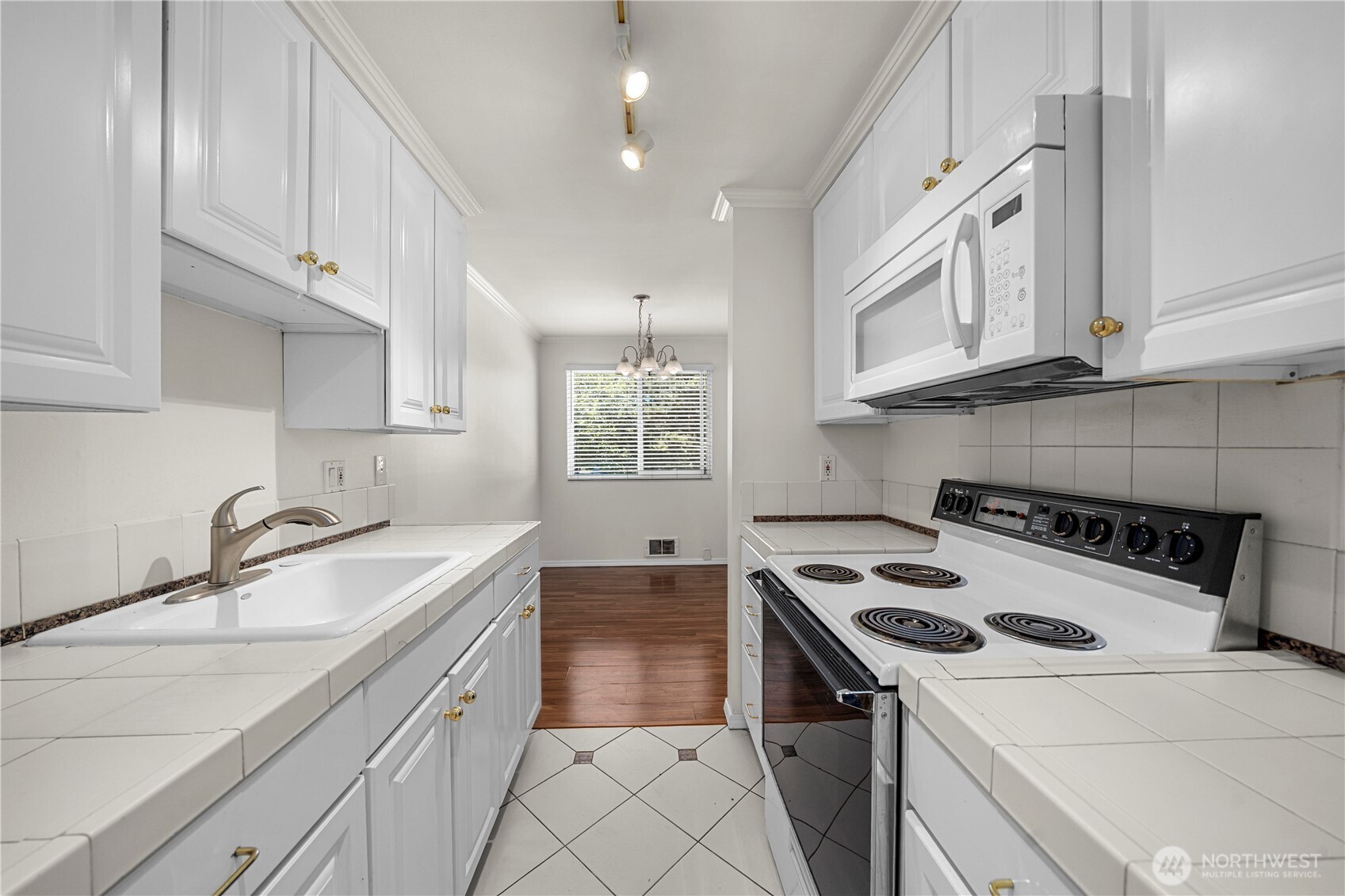809 North 6th Street Renton, WA 98057 - Photo 15 of 40