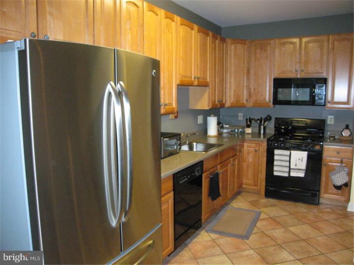 668 Greycliffe Lane Lower Gwynedd, PA 19002 - Photo 5 of 19 Kitchen