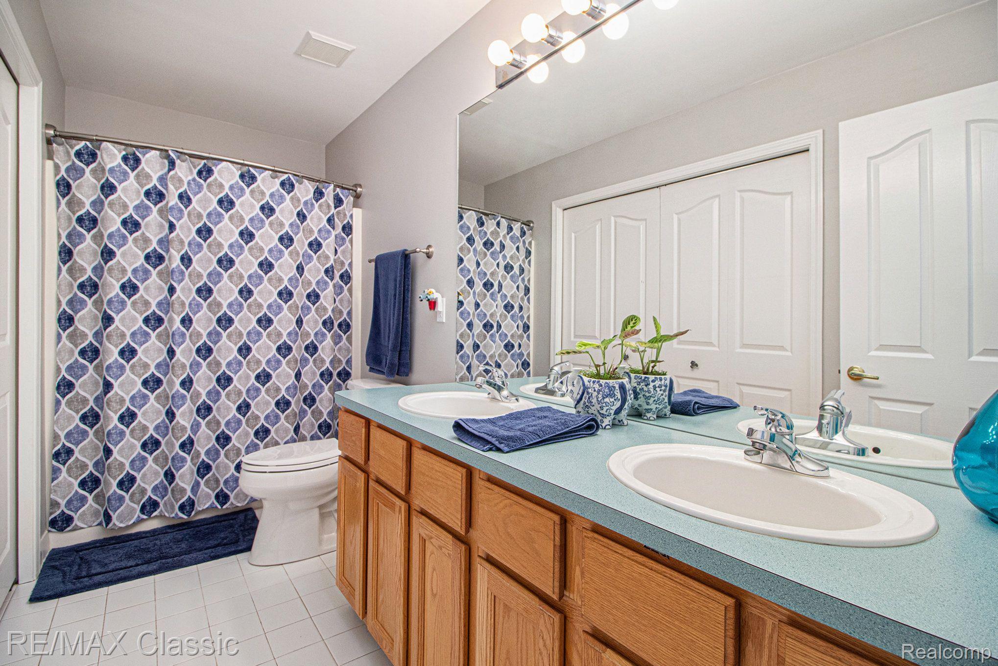 5867 Hathaway Road Canton, MI 48187 - Photo 32 of 55 Full Bath