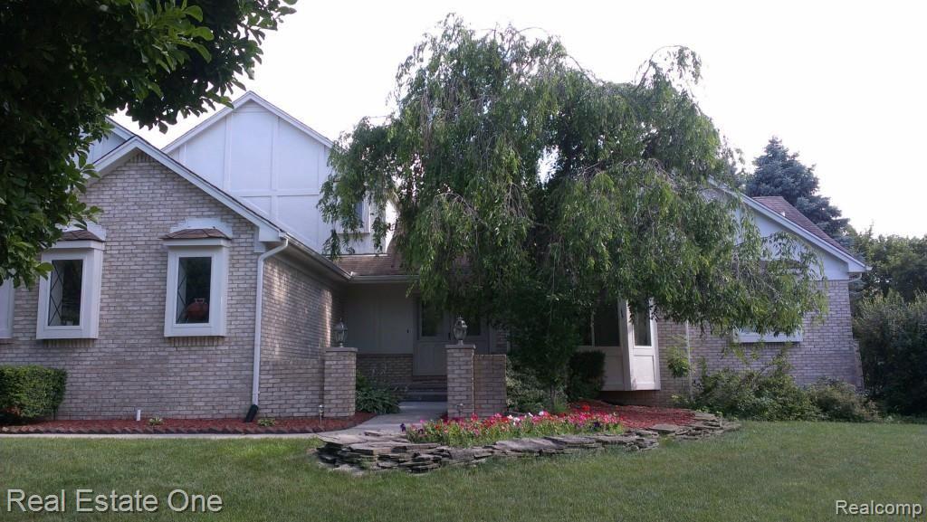 1109 Maple Leaf Drive Rochester, MI 48309 - Photo 1 of 23 Front Elevation