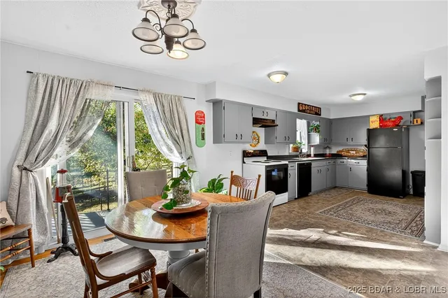 $299,500 | 837 Woodlawn Drive, Warsaw, MO 65355