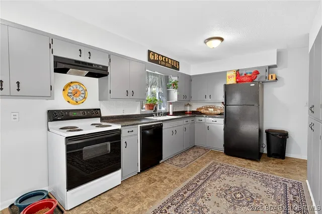 $299,500 | 837 Woodlawn Drive, Warsaw, MO 65355