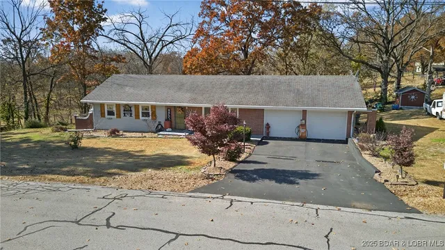 $299,500 | 837 Woodlawn Drive, Warsaw, MO 65355