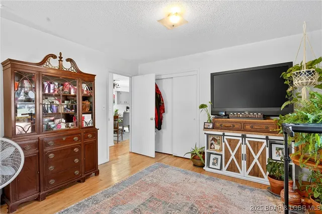 $299,500 | 837 Woodlawn Drive, Warsaw, MO 65355