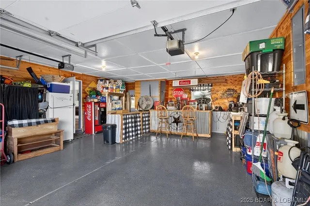 $299,500 | 837 Woodlawn Drive, Warsaw, MO 65355