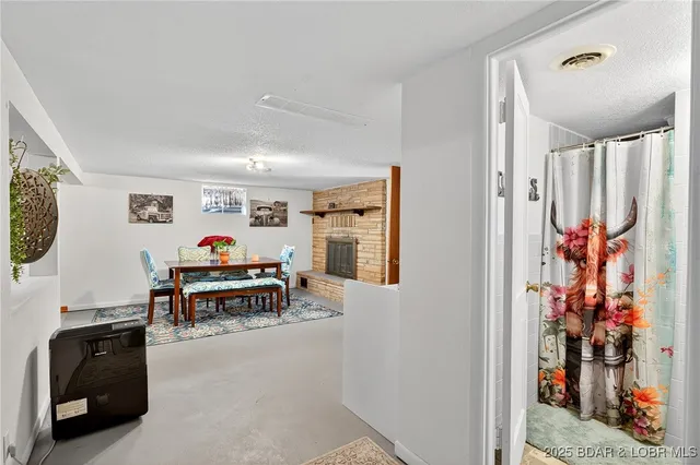 $299,500 | 837 Woodlawn Drive, Warsaw, MO 65355