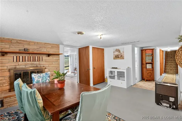 $299,500 | 837 Woodlawn Drive, Warsaw, MO 65355