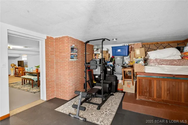 $299,500 | 837 Woodlawn Drive, Warsaw, MO 65355