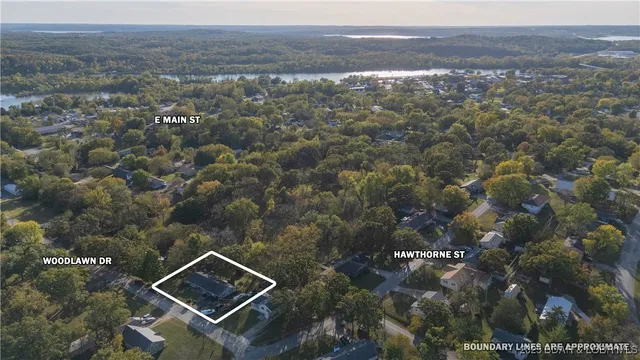 $299,500 | 837 Woodlawn Drive, Warsaw, MO 65355