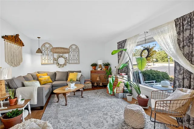 $299,500 | 837 Woodlawn Drive, Warsaw, MO 65355