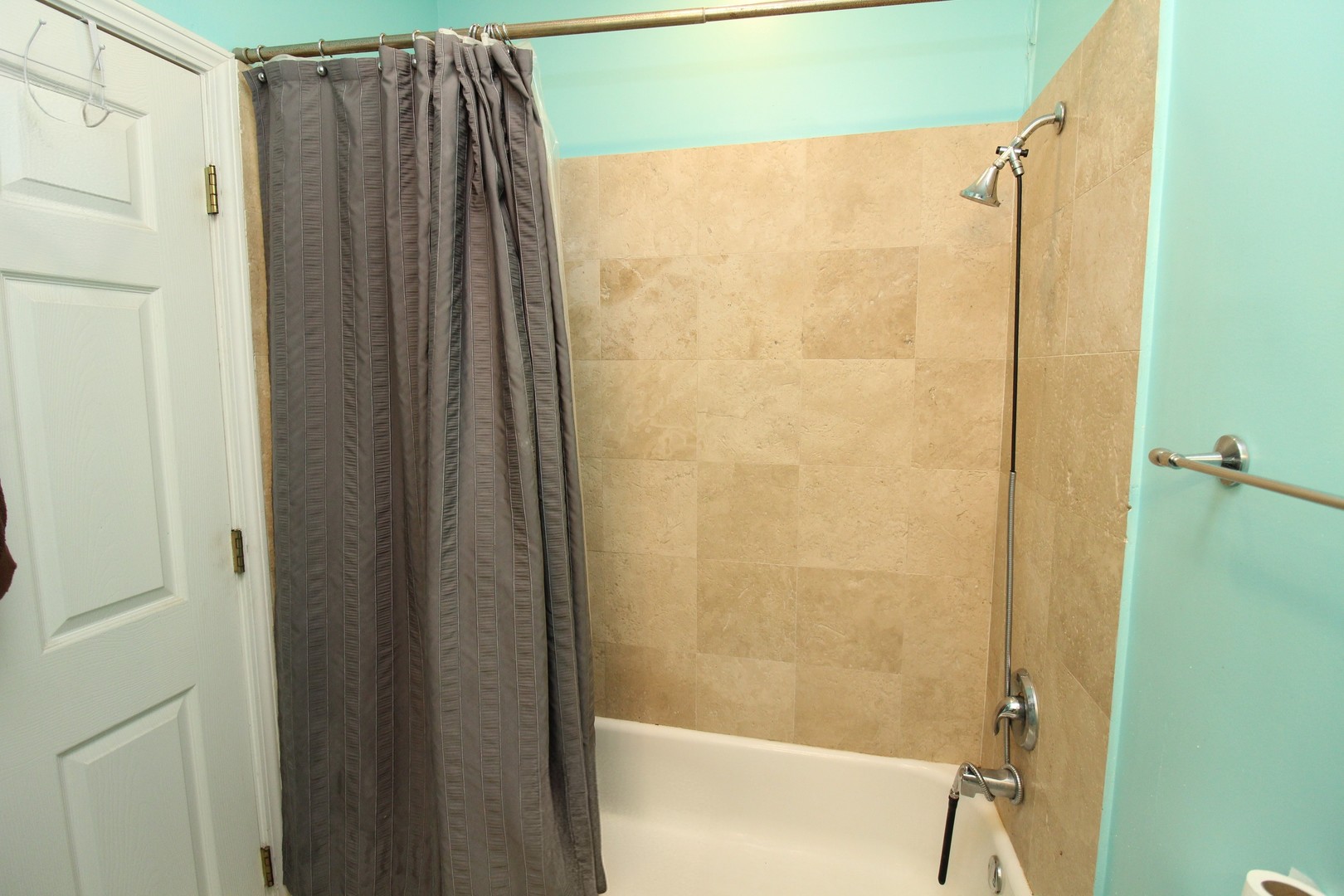 3231 West Fullerton Avenue, Unit 3W Chicago, IL 60647 - Photo 12 of 25