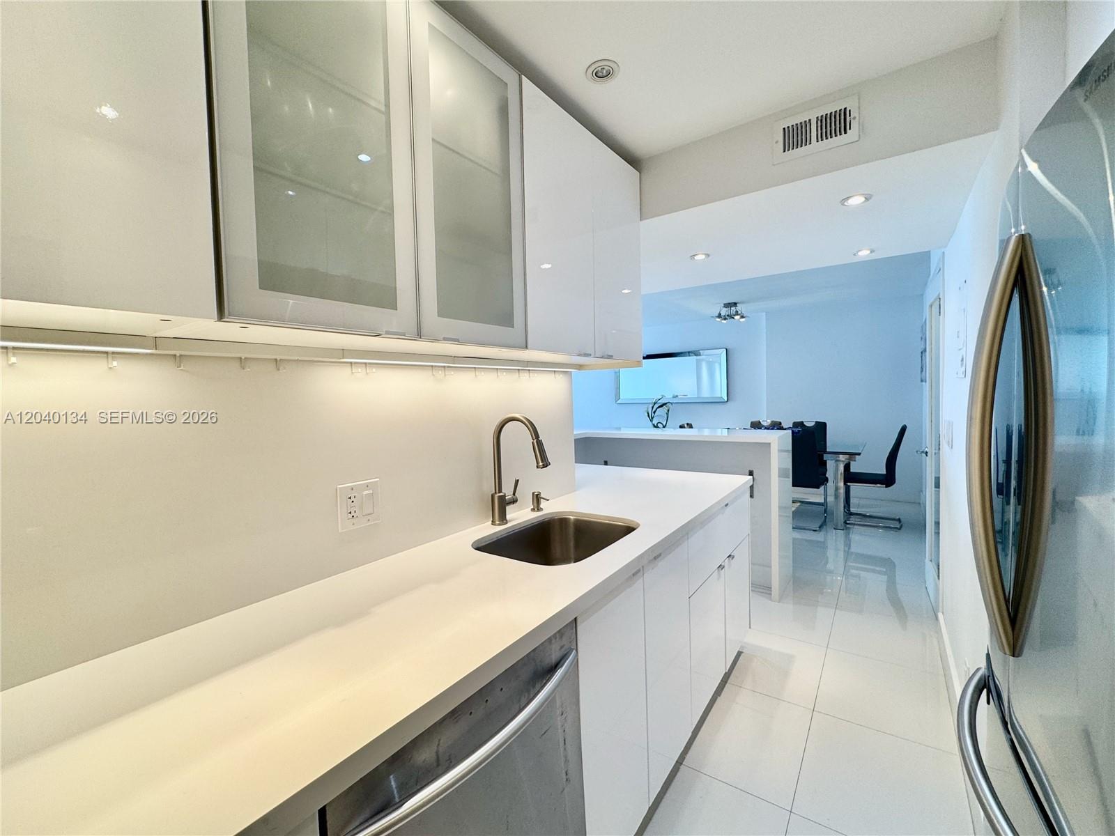 200 Southeast 15th Road, Unit 9I Miami, FL 33129 - Photo 20 of 38