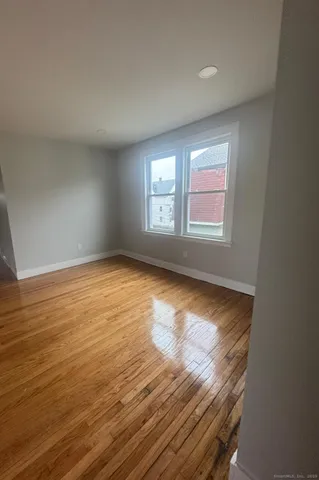 $2,000 | 60 Arnold Street, Hartford, CT 06106