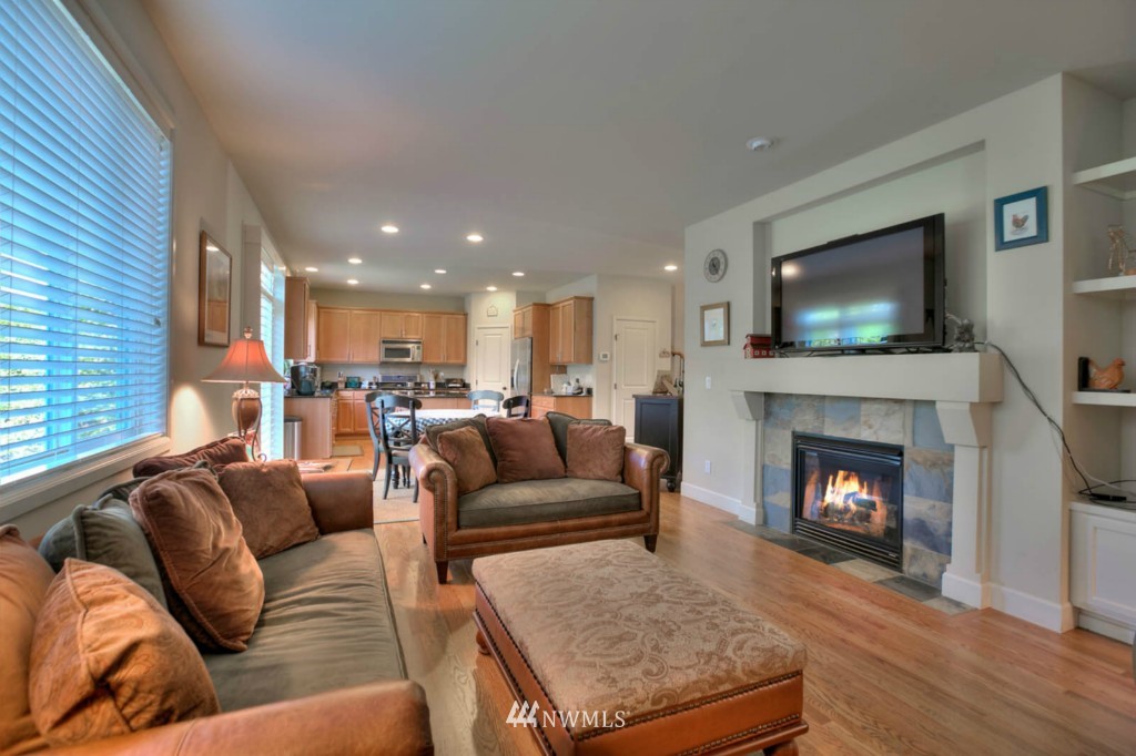 1715 Kitsap Place Northeast Renton, WA 98059 - Photo 12 of 22 Gallery Image 12