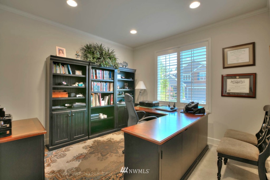 1715 Kitsap Place Northeast Renton, WA 98059 - Photo 14 of 22 Gallery Image 14