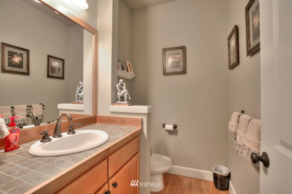 1715 Kitsap Place Northeast Renton, WA 98059 - Photo 15 of 22 Gallery Image 15