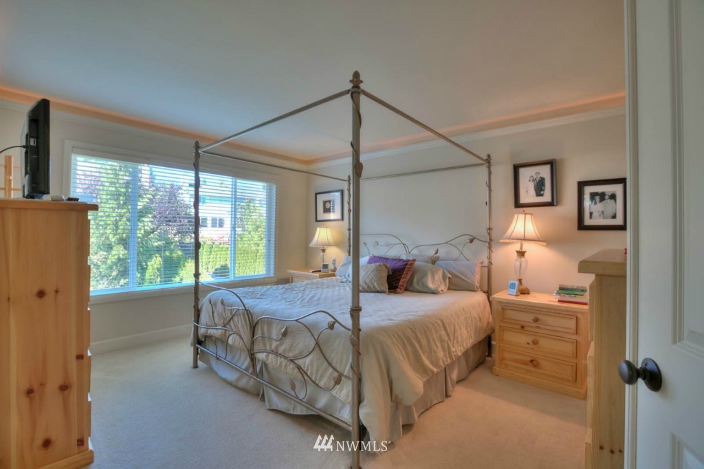 1715 Kitsap Place Northeast Renton, WA 98059 - Photo 16 of 22 Gallery Image 16