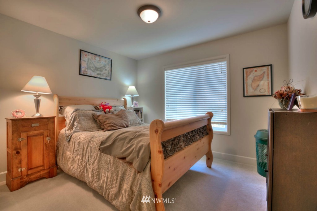 1715 Kitsap Place Northeast Renton, WA 98059 - Photo 20 of 22 Gallery Image 20