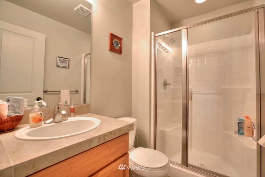 1715 Kitsap Place Northeast Renton, WA 98059 - Photo 21 of 22 Gallery Image 21