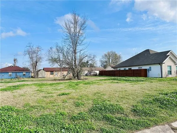 $40,000 | 218 Mission Court, Westwego, LA 70094