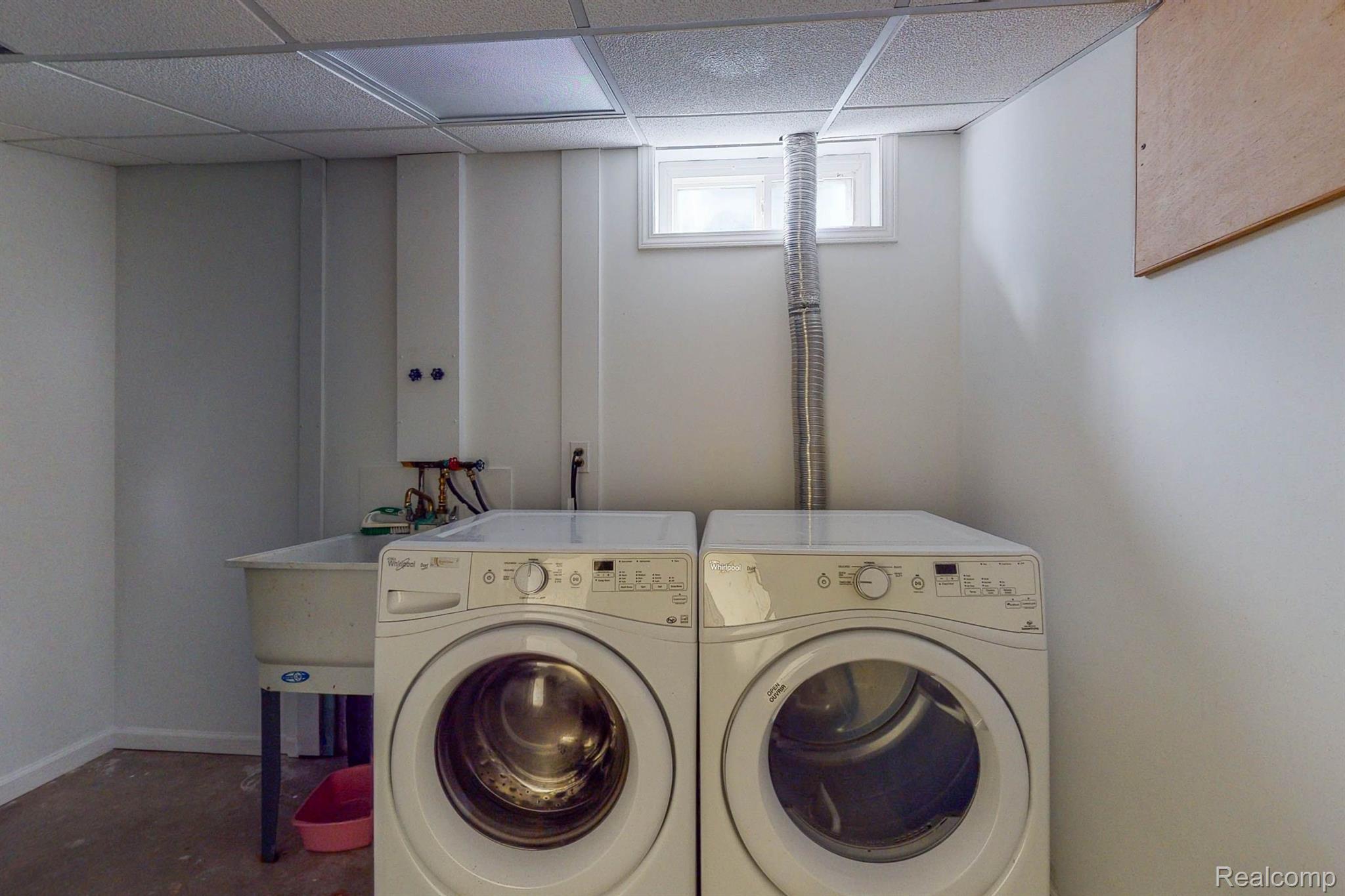 3409 Lahring Road Linden, MI 48451 - Photo 37 of 77 Laundry Room