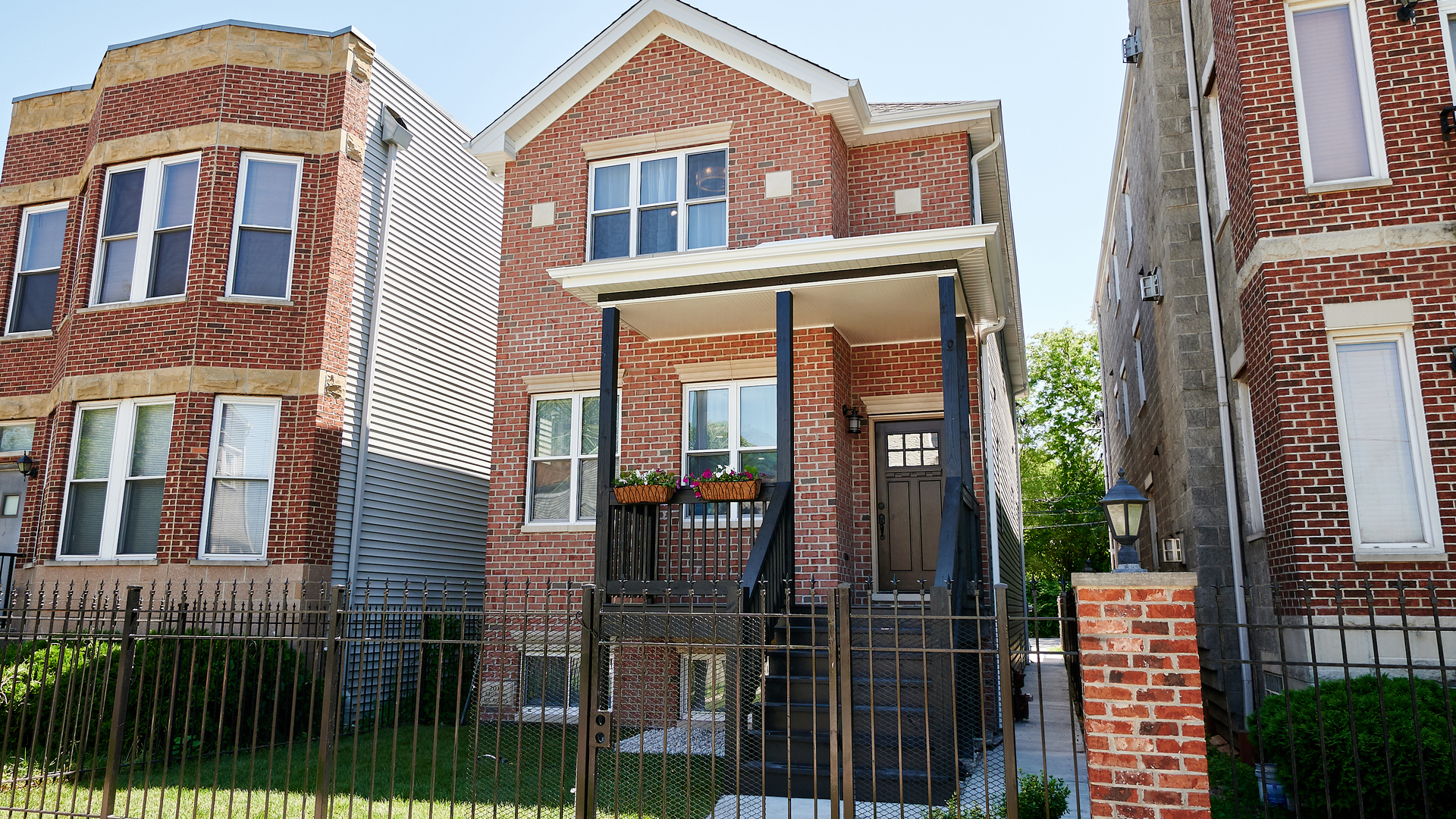 3931 South Wells Street Chicago, IL 60609 - Photo 1 of 21