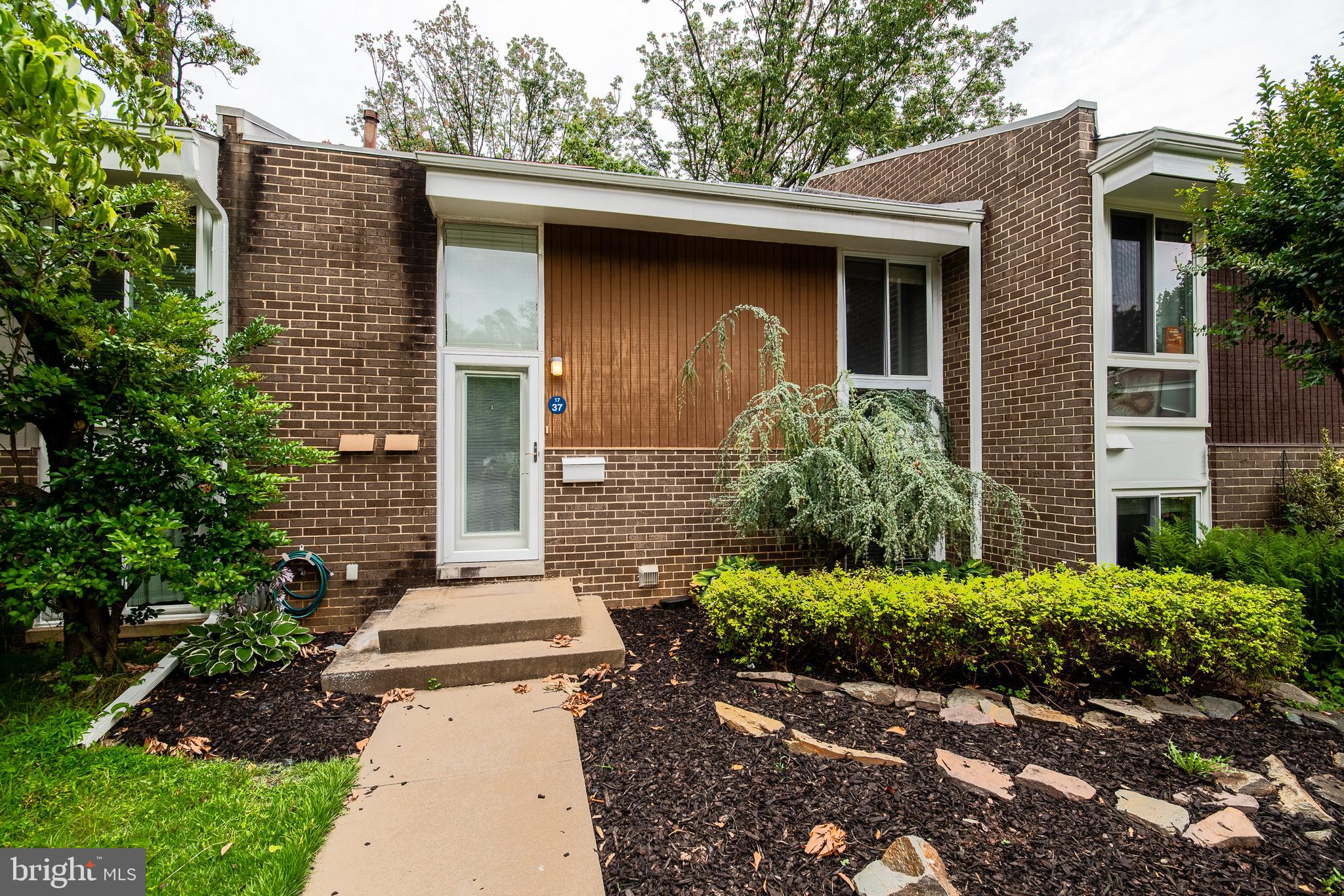 1737 Wainwright Drive Reston, VA 20190 - Photo 1 of 24 Gallery Image 1