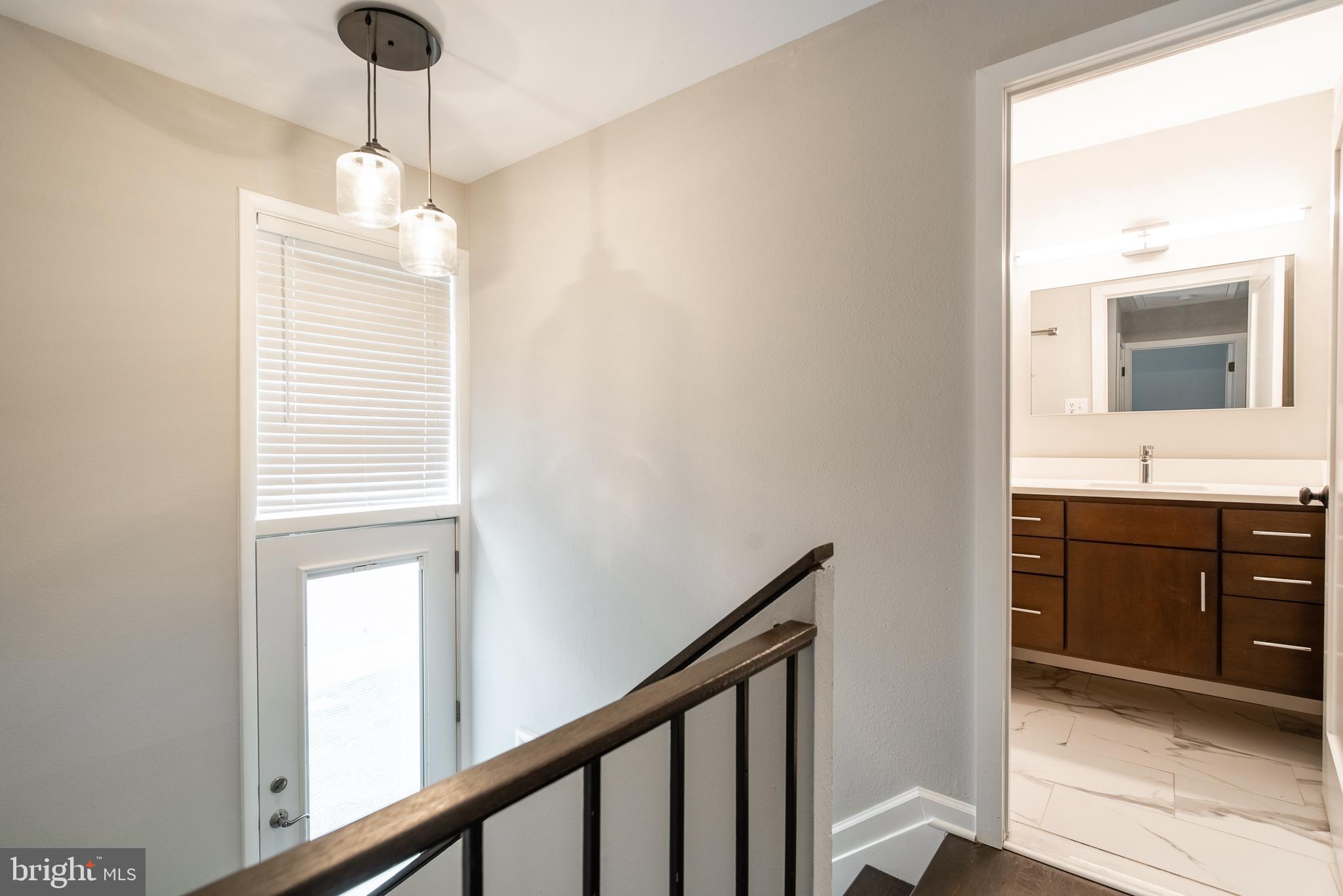 1737 Wainwright Drive Reston, VA 20190 - Photo 10 of 24 Gallery Image 10