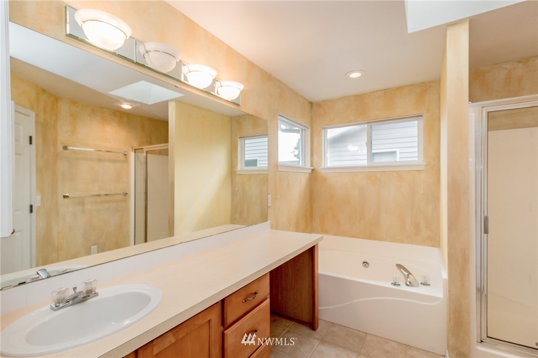 476 Field Place Northeast Renton, WA 98059 - Photo 15 of 22