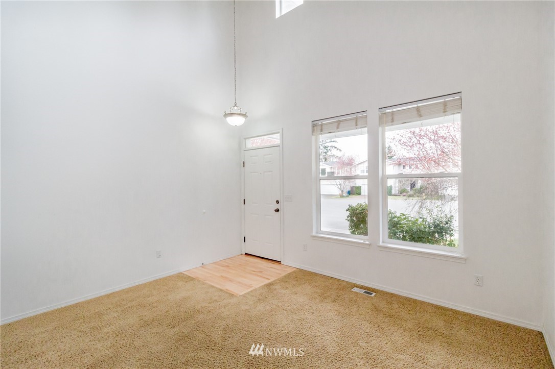 476 Field Place Northeast Renton, WA 98059 - Photo 3 of 22