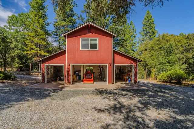 $725,000 | 17050 Rams Horn Grade Road, Volcano, CA 95689