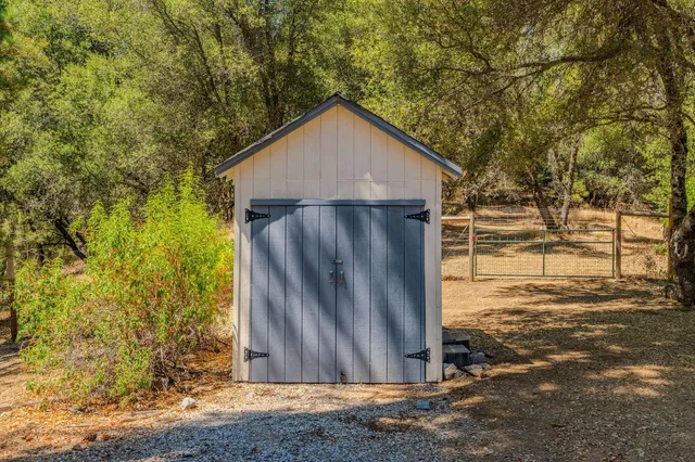 $725,000 | 17050 Rams Horn Grade Road, Volcano, CA 95689